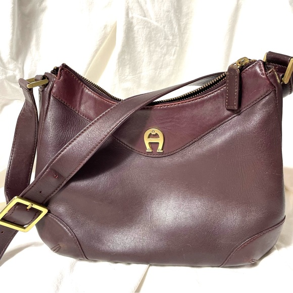 Etienne Aigner Handbags - Etienne Aigner Vintage Hobo Shoulder Bag w/ Logo